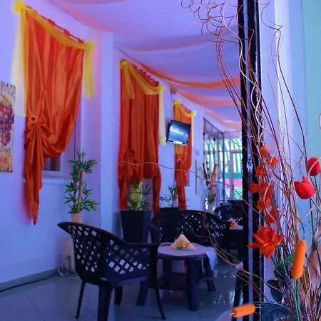 Rex Hotel 2*